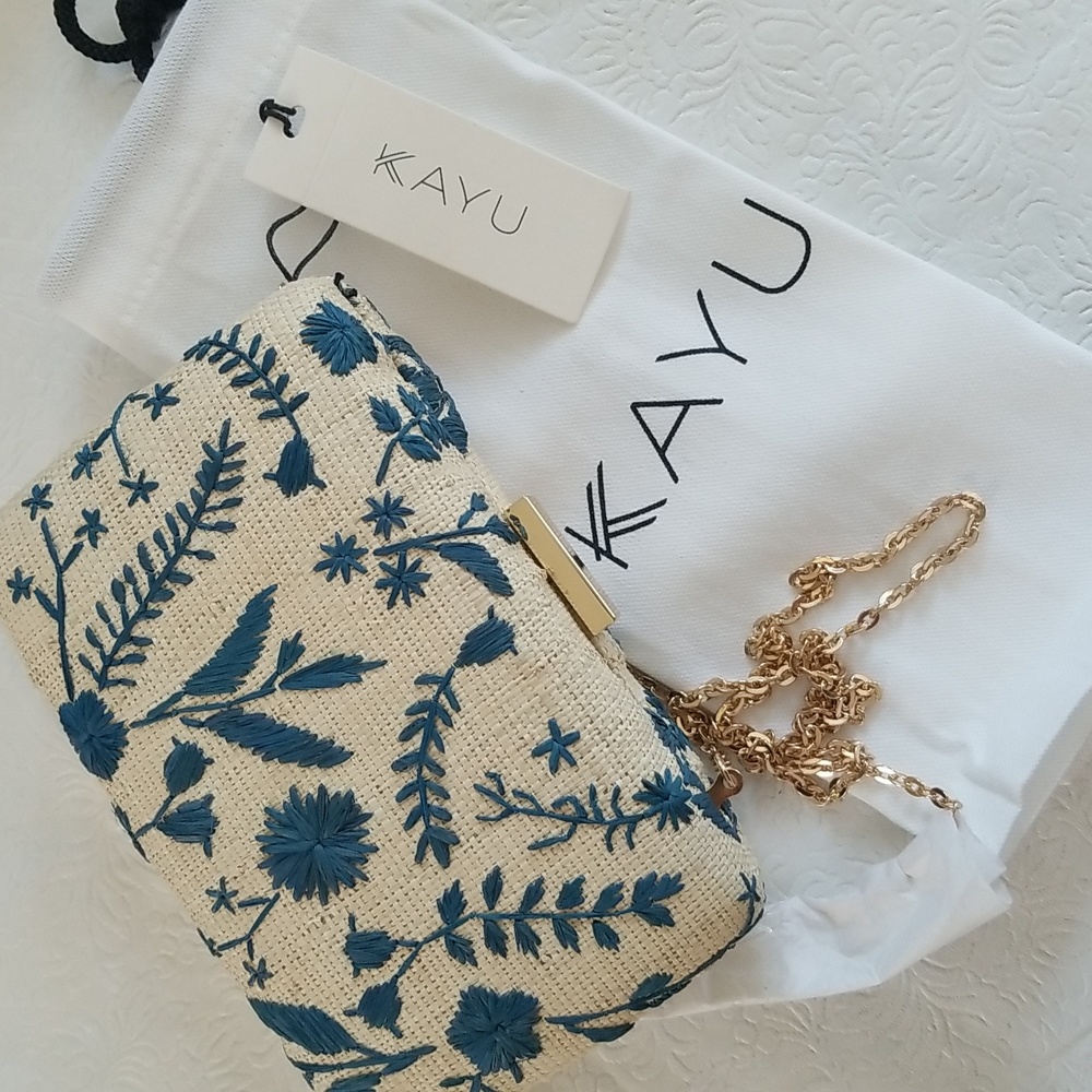 Kayu Clutch